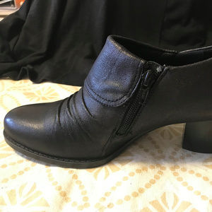 Baretraps Rilah Booties